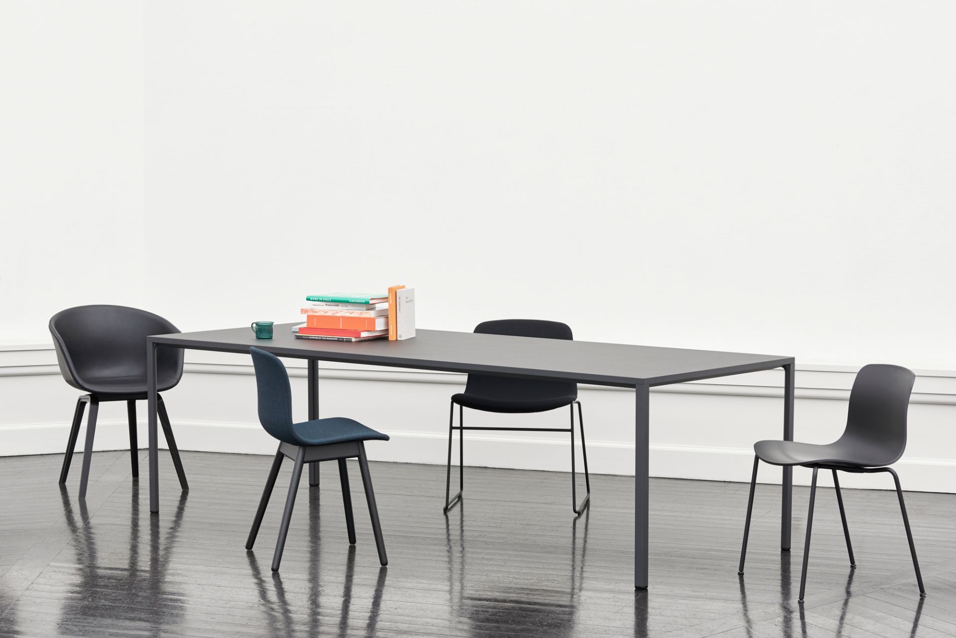 About A Chair AAC23 / AAC 23 Stuhl mit Vollpolster Hay | HAY AAC 23